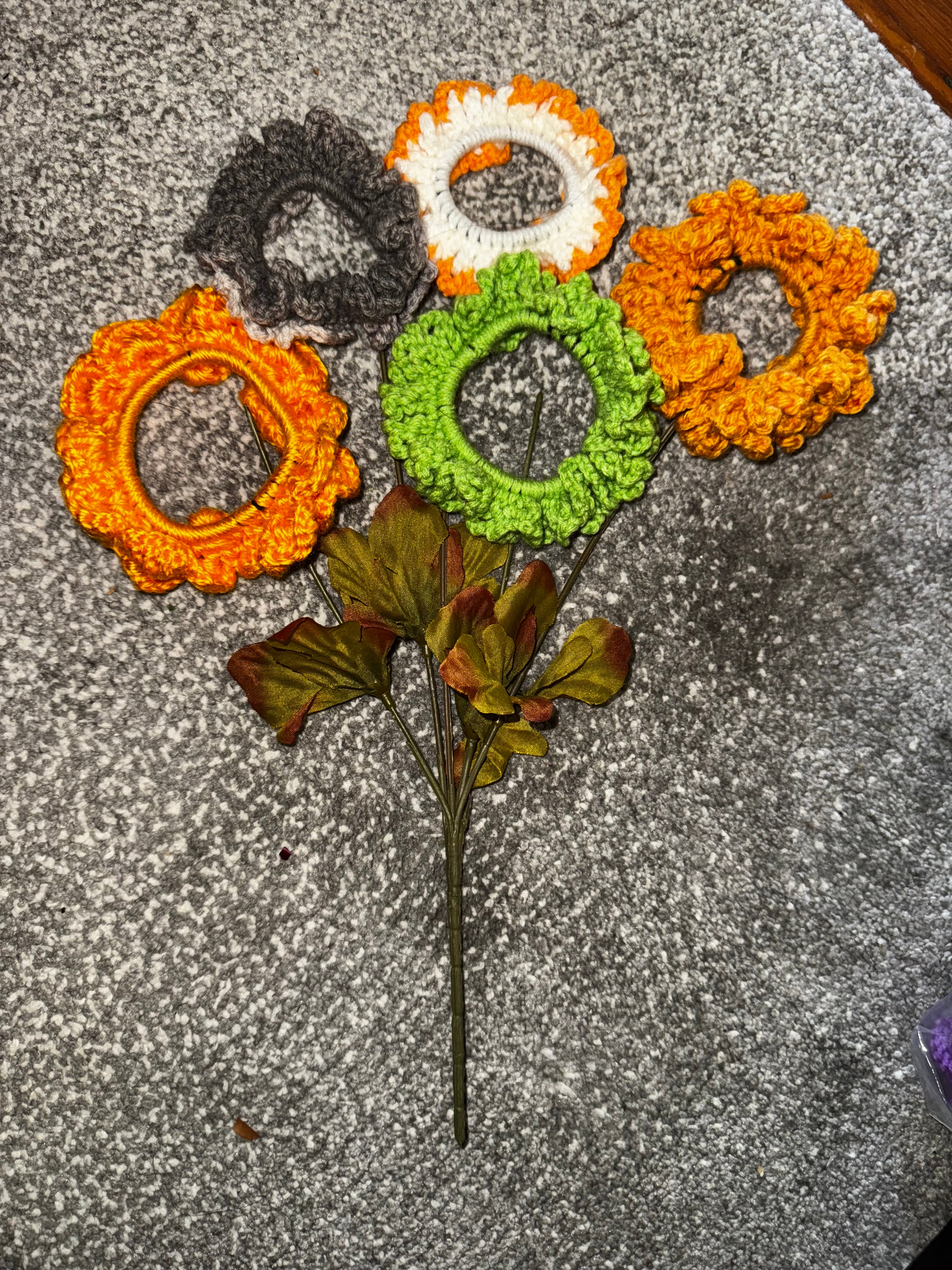 Chrysanthemum Bouquet 💐 of Scrunchies